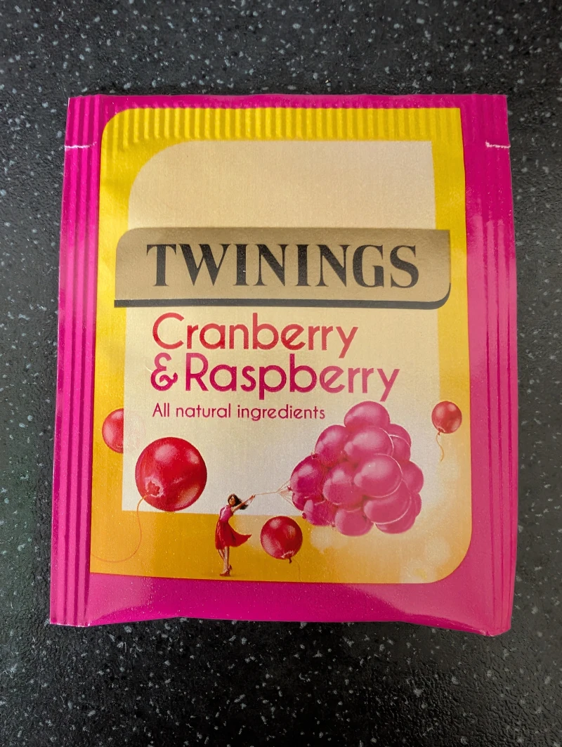 Twinings Fruits Selection - Cranberry & Raspberry sachet